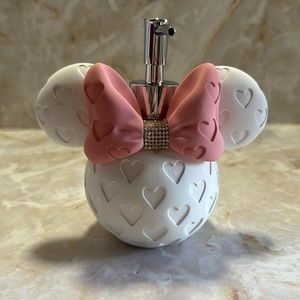 Disney: Valentines theme Minnie Mouse lotion/ soap dispenser.